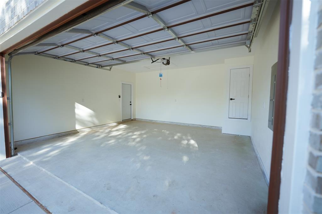 406 E Belknap Street, Ennis, TX 75119