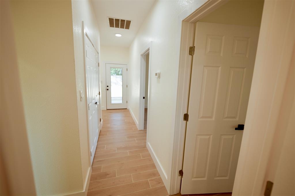 406 E Belknap Street, Ennis, TX 75119