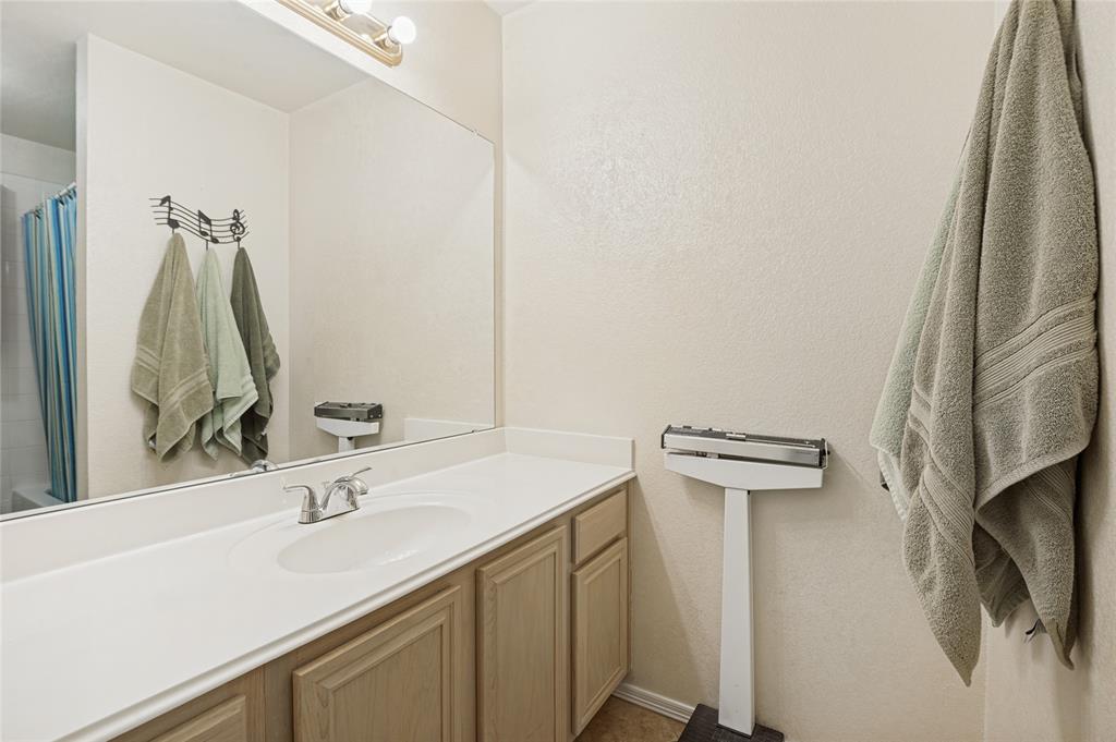 1374 Forest Creek Drive, Lewisville, TX 75067