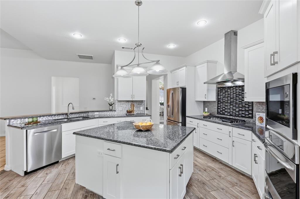 1905 Greenhill Drive, Rowlett, TX 75088