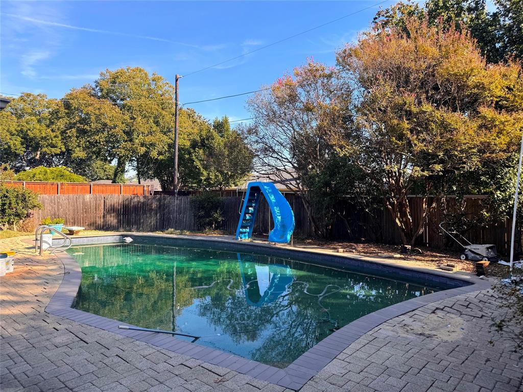 18 Walnut Creek Place, Richardson, TX 75080