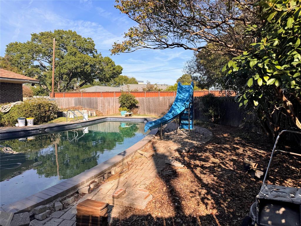 18 Walnut Creek Place, Richardson, TX 75080