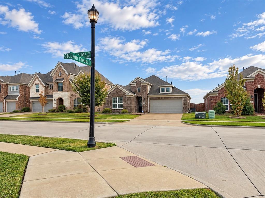 330 Gleneagles Drive, Garland, TX 75040