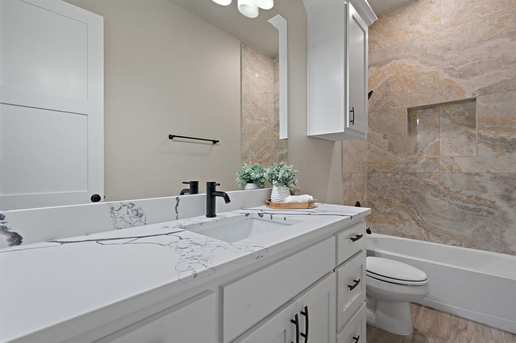 ensuite bath