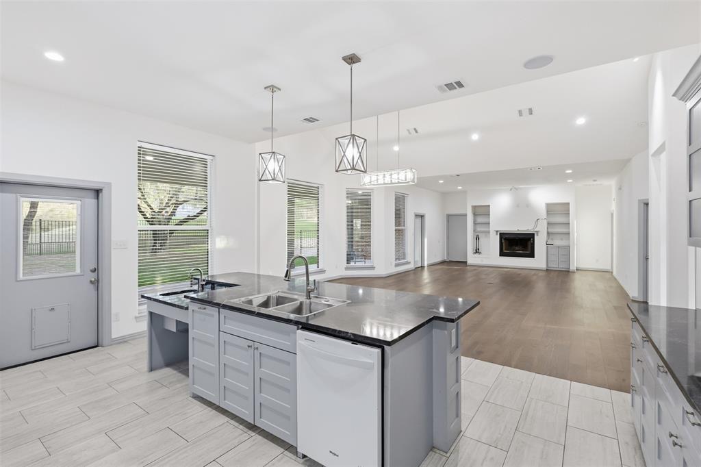 2541 Town View Drive, Cedar Hill, TX 75104