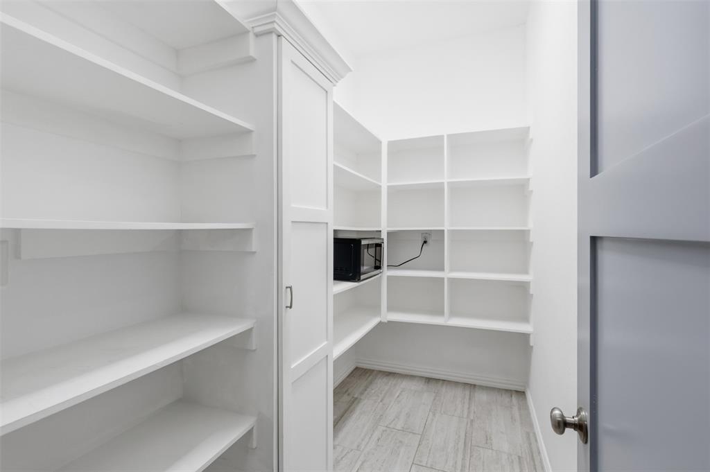 2541 Town View Drive, Cedar Hill, TX 75104