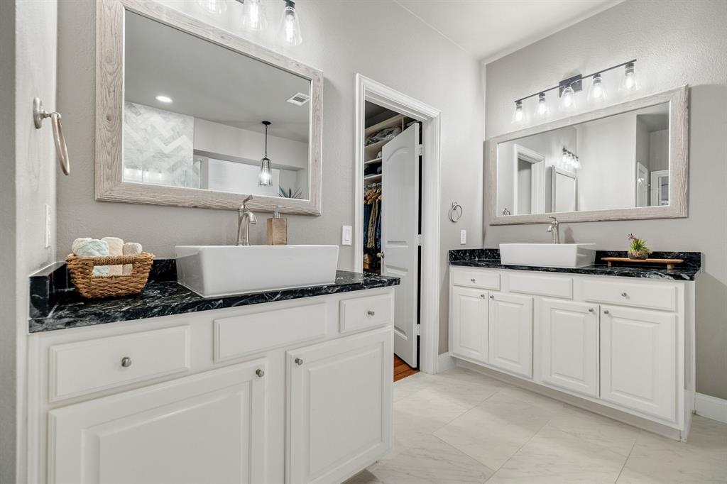 Double sinks with plenty of space to share.