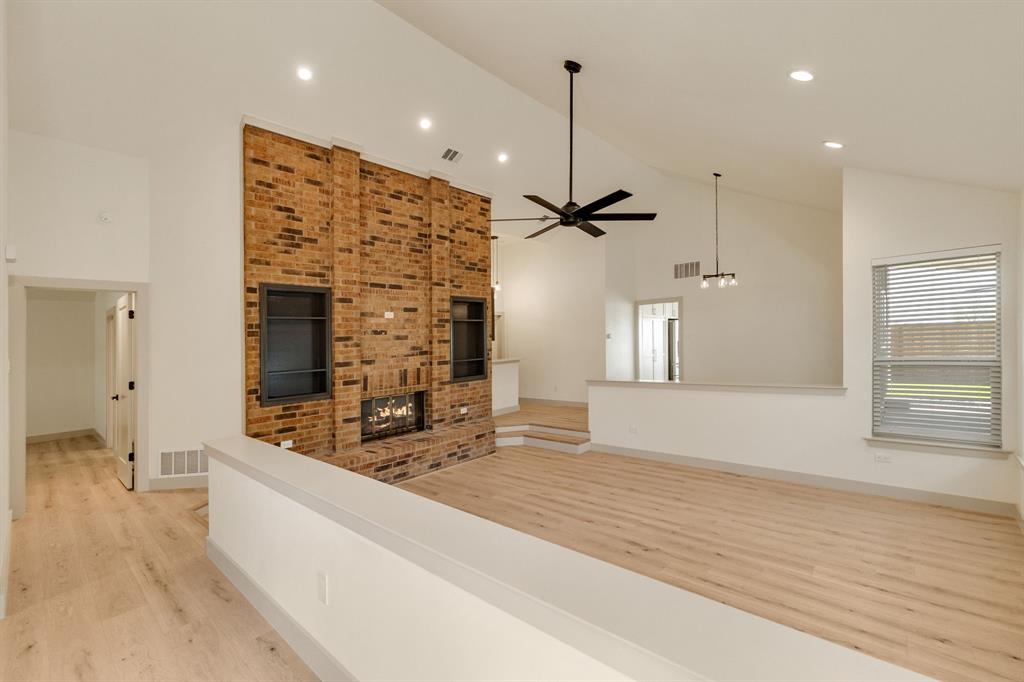 16726 Cleary Circle, Dallas, TX 75248 16726 Cleary Circle, Dallas, TX 75248