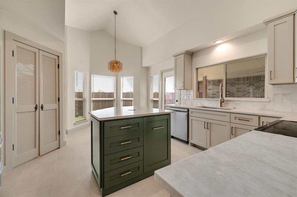 16726 Cleary Circle, Dallas, TX 75248