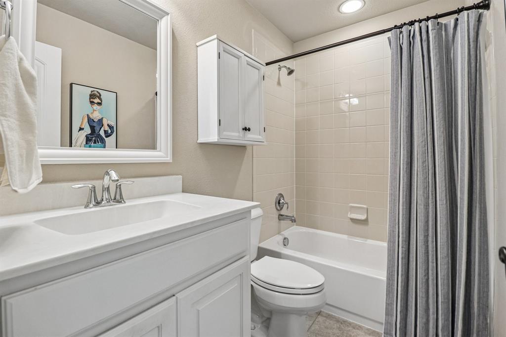 Full Bathroom