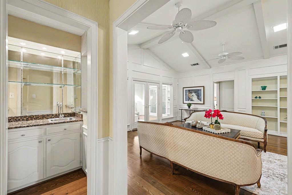 6503 Barfield Drive, Dallas, TX 75252 6503 Barfield Drive, Dallas, TX 75252