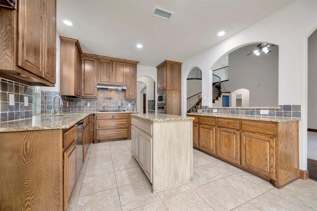 6001 Lacebark Elm Drive, Fort Worth, TX 76123
