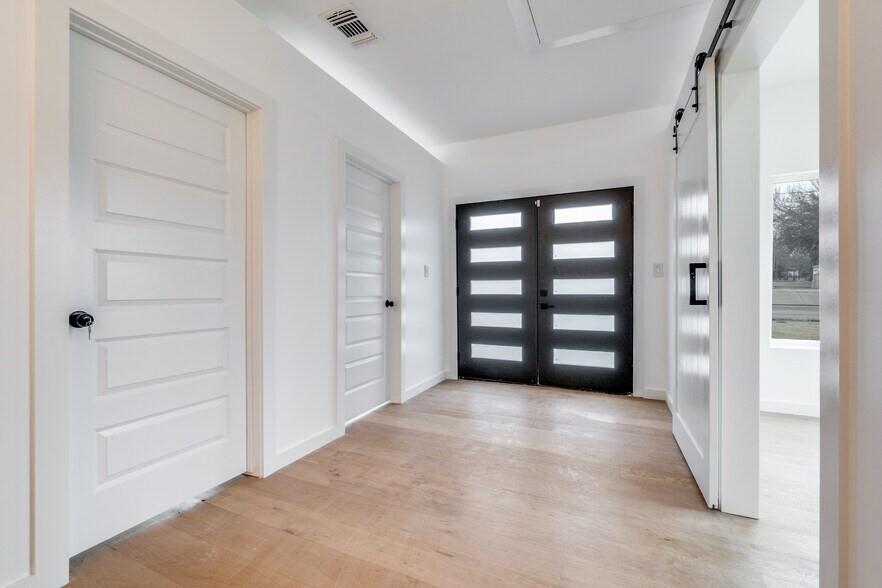 3617 S Lancaster Road, Dallas, TX 75216
