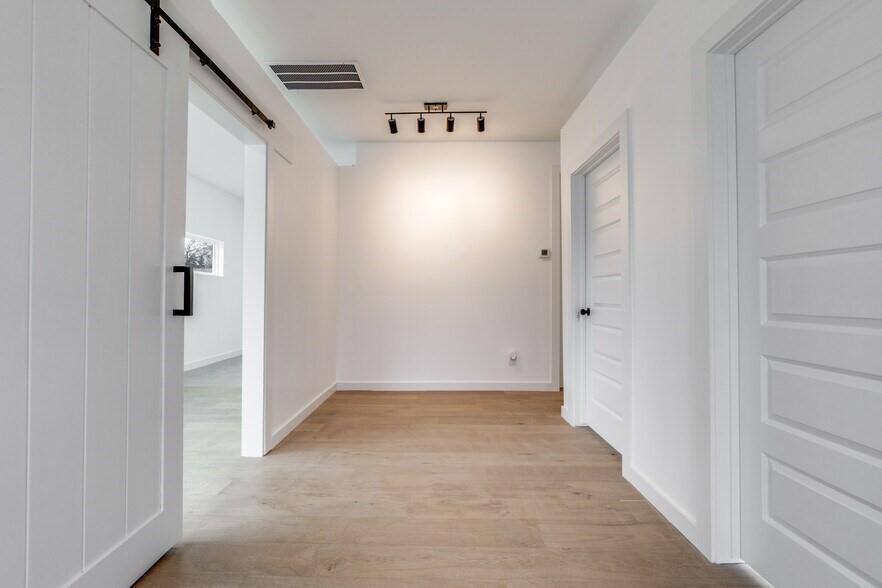 3617 S Lancaster Road, Dallas, TX 75216
