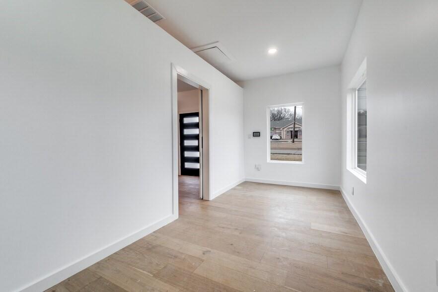 3617 S Lancaster Road, Dallas, TX 75216
