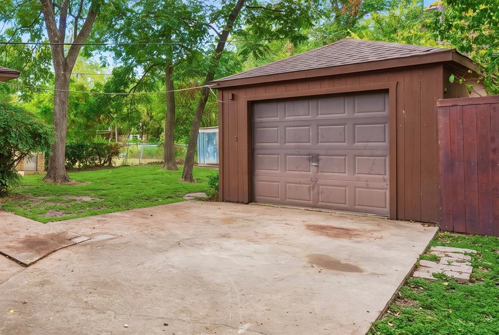 10313 Pinecrest Drive, Dallas, TX 75228
