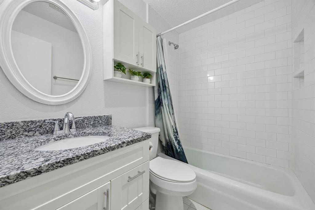 2958 Country Place Circle, Carrollton, TX 75006