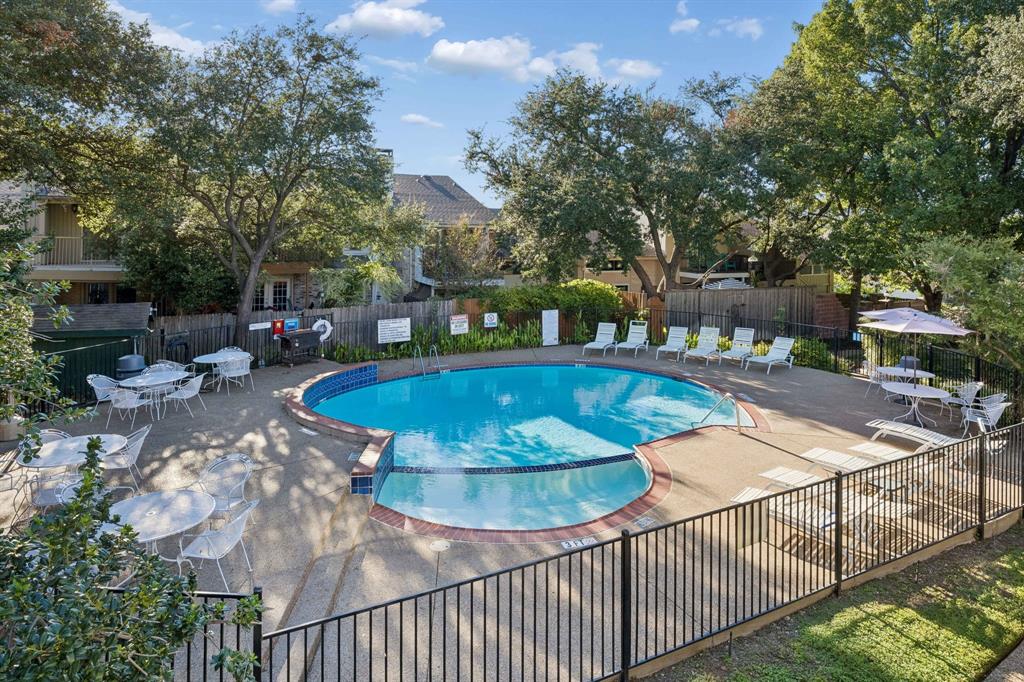 2958 Country Place Circle, Carrollton, TX 75006
