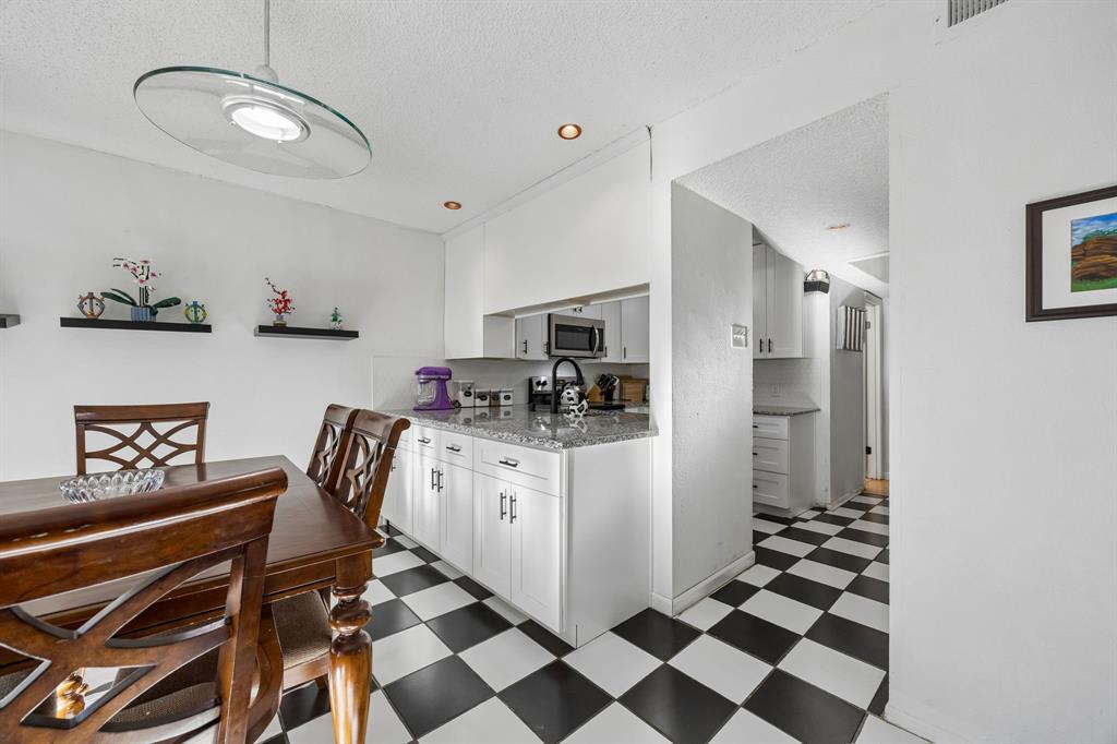 2958 Country Place Circle, Carrollton, TX 75006 2958 Country Place Circle, Carrollton, TX 75006