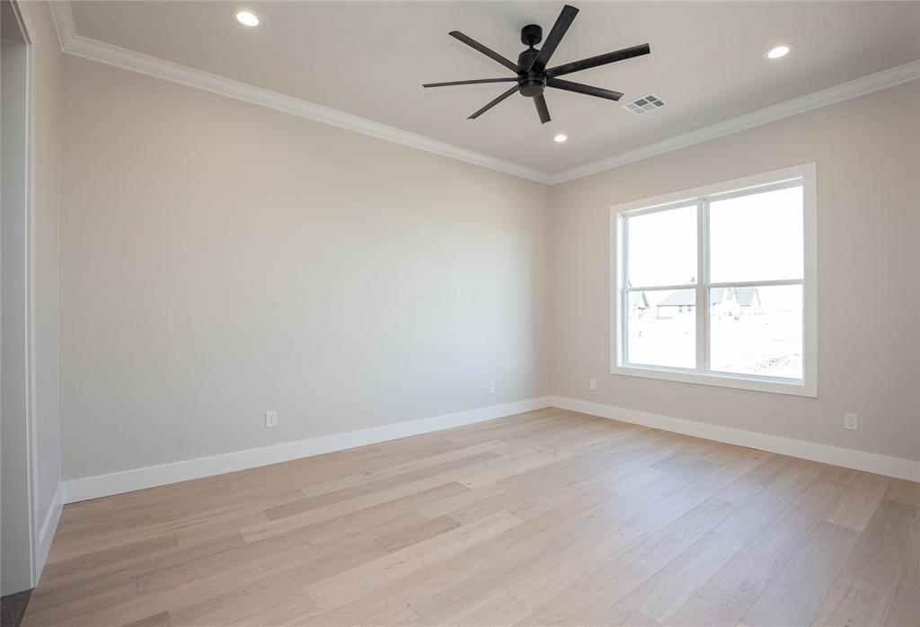 Spacious bedroom, walk-in closet.