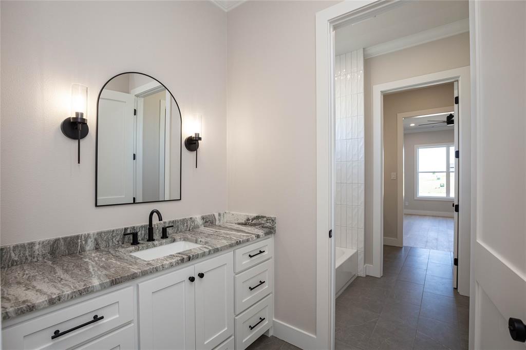 separate sink for bedroom number 4.