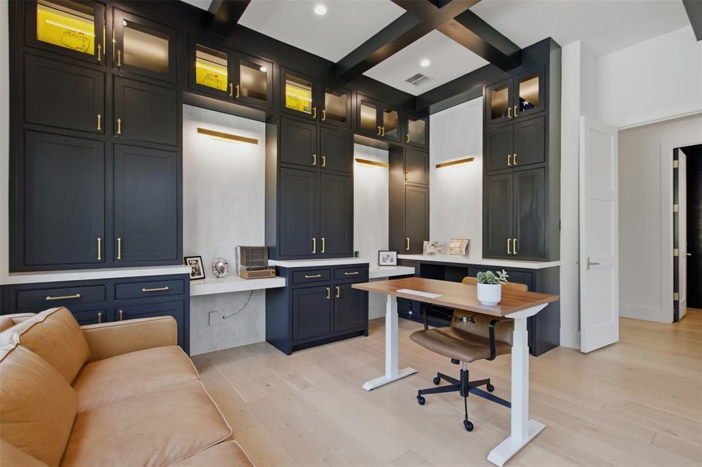 4923 Crooked Lane, Dallas, TX 75229