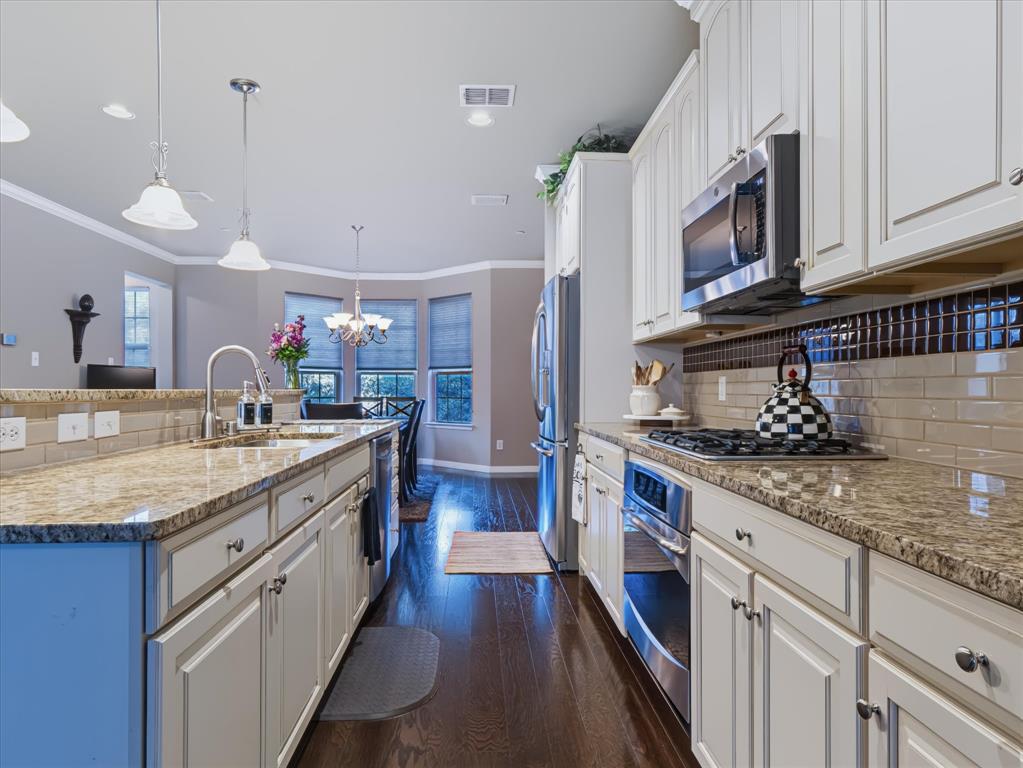 3894 Everwood Lane, Addison, TX 75001