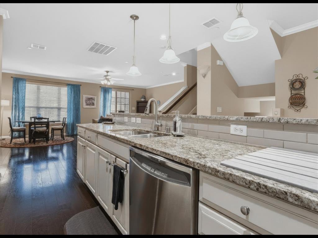 3894 Everwood Lane, Addison, TX 75001