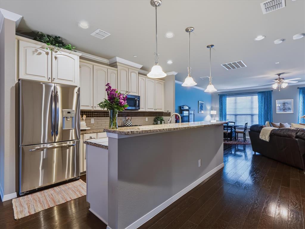 3894 Everwood Lane, Addison, TX 75001