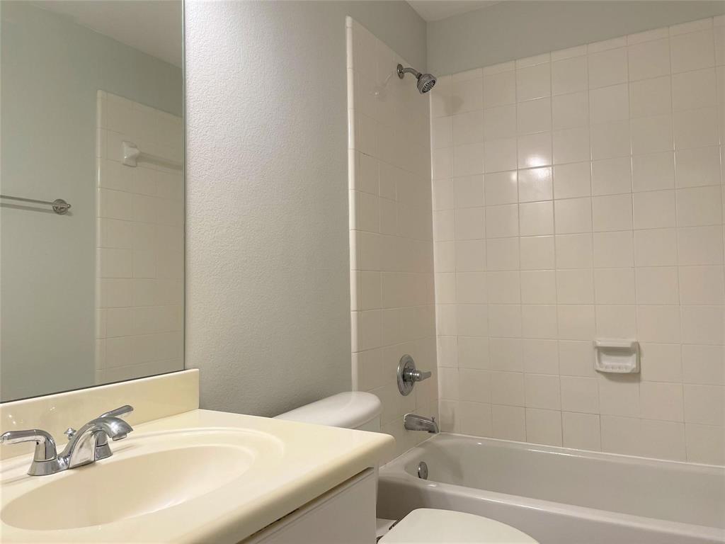 2480 Worthington Street, Dallas, TX 75204