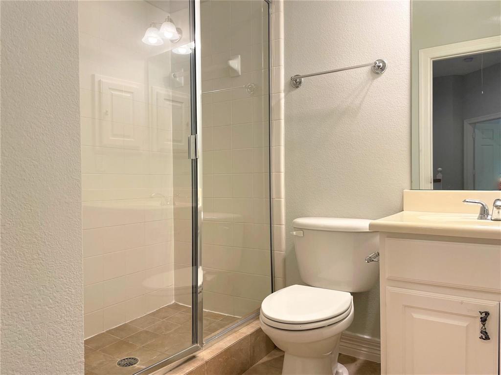 2480 Worthington Street, Dallas, TX 75204