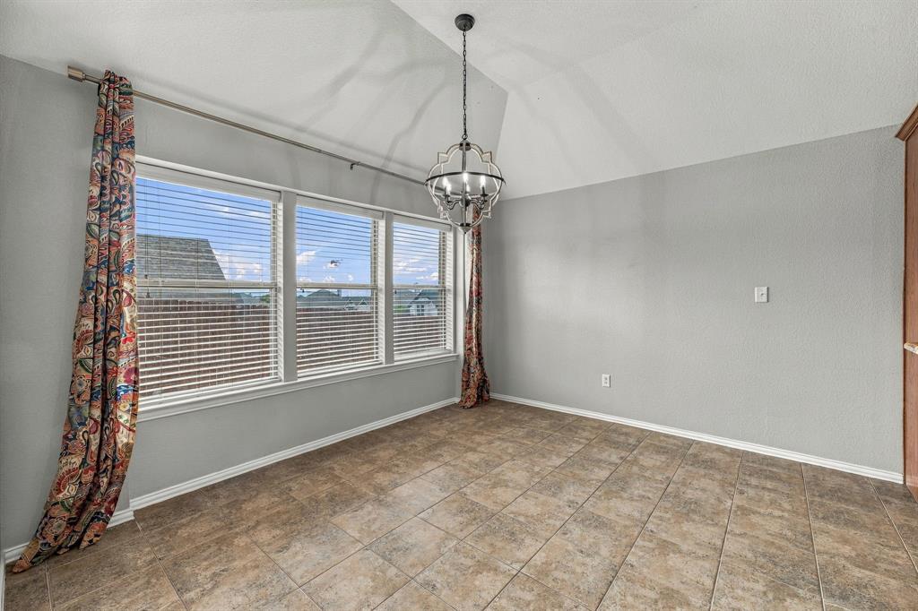 914 Winding Road, Granbury, TX 76049