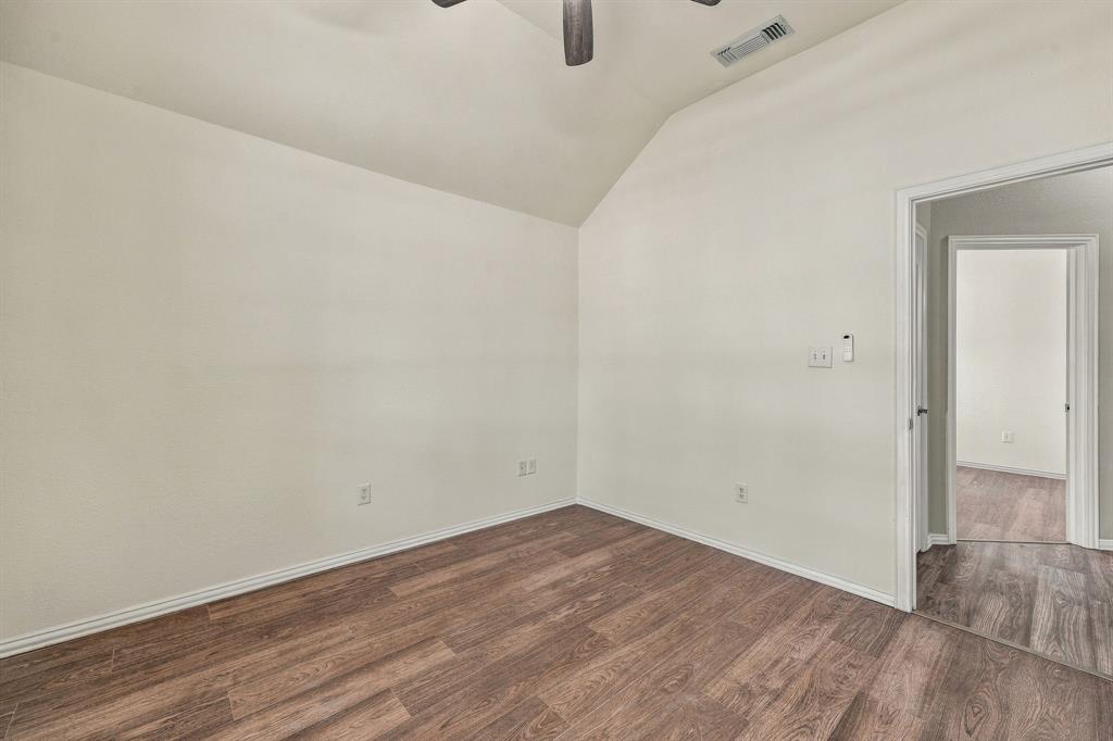 914 Winding Road, Granbury, TX 76049