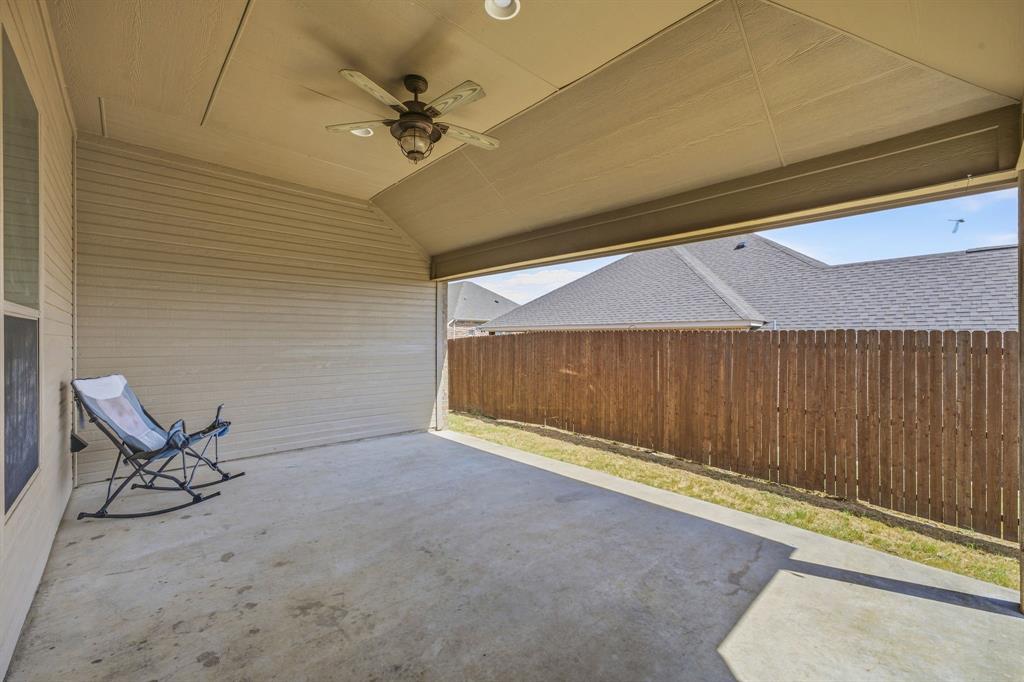 914 Winding Road, Granbury, TX 76049