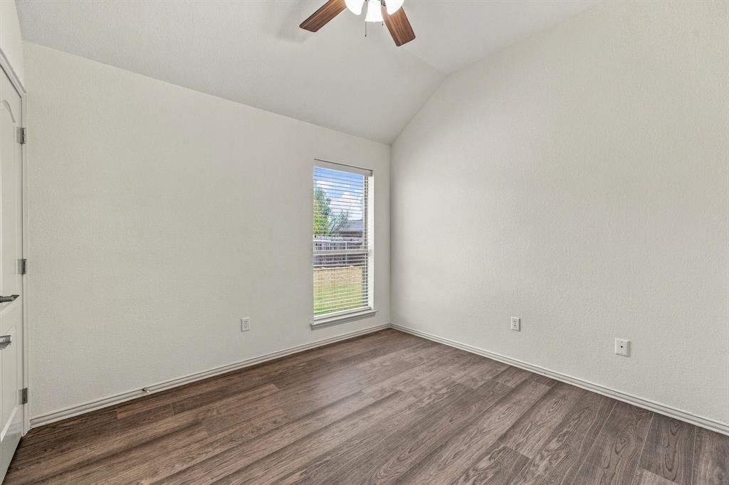 914 Winding Road, Granbury, TX 76049
