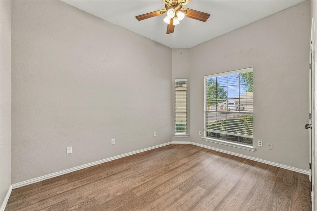 914 Winding Road, Granbury, TX 76049