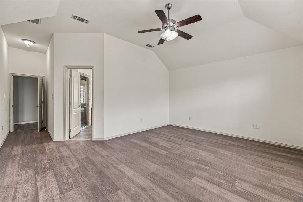 914 Winding Road, Granbury, TX 76049