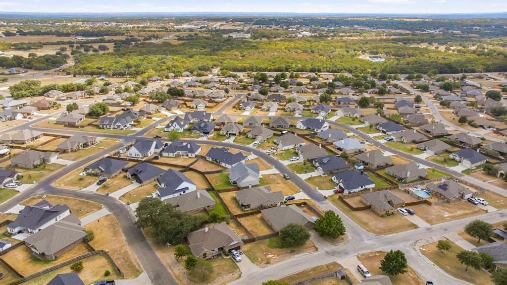 914 Winding Road, Granbury, TX 76049