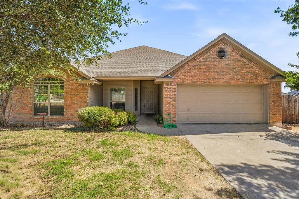 914 Winding Road, Granbury, TX 76049