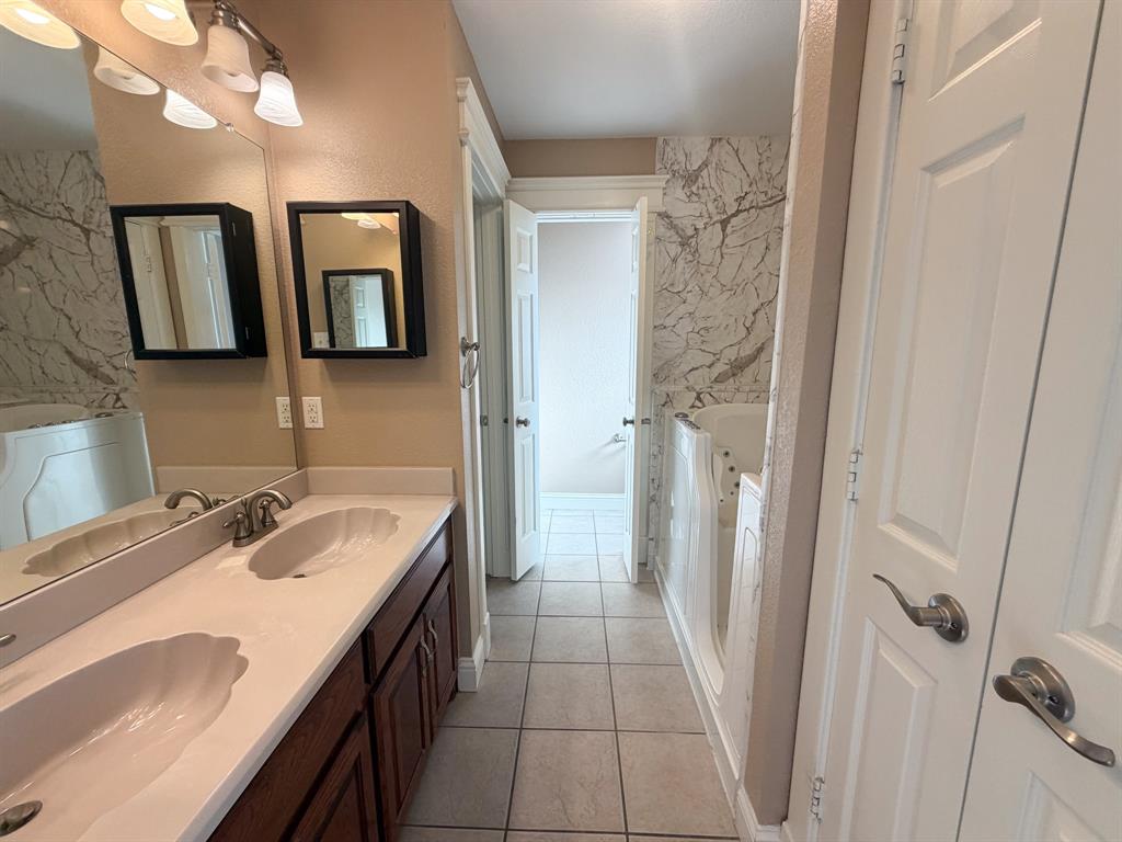 163 Highland Drive, Ennis, TX 75119