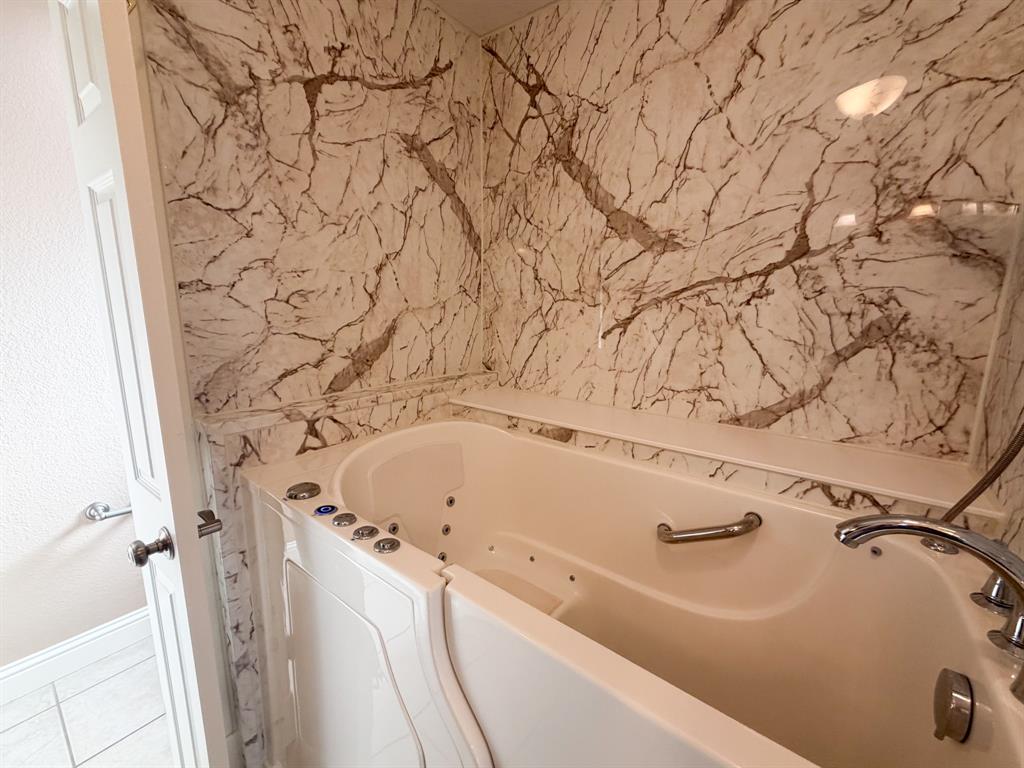163 Highland Drive, Ennis, TX 75119