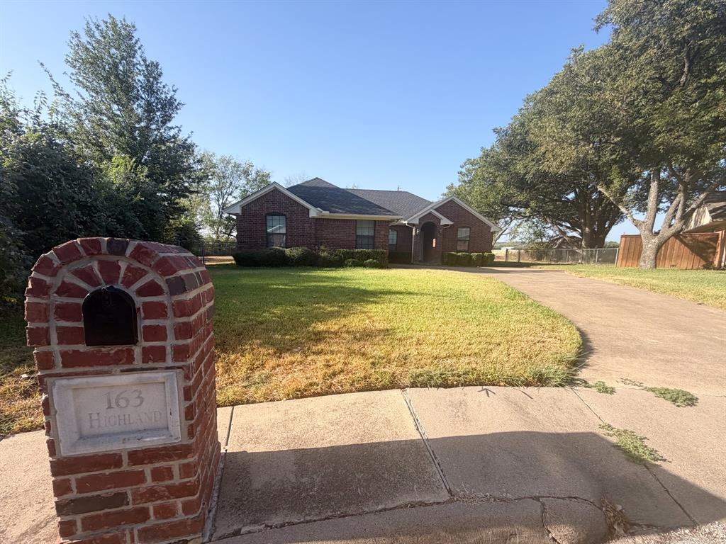 163 Highland Drive, Ennis, TX 75119