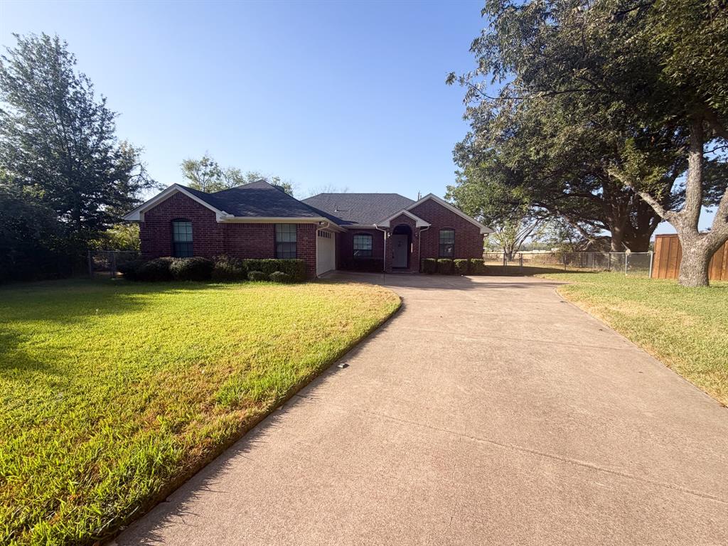 163 Highland Drive, Ennis, TX 75119