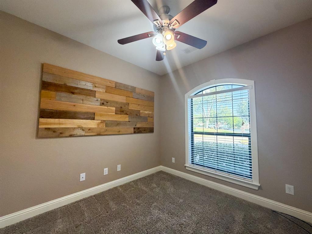 163 Highland Drive, Ennis, TX 75119