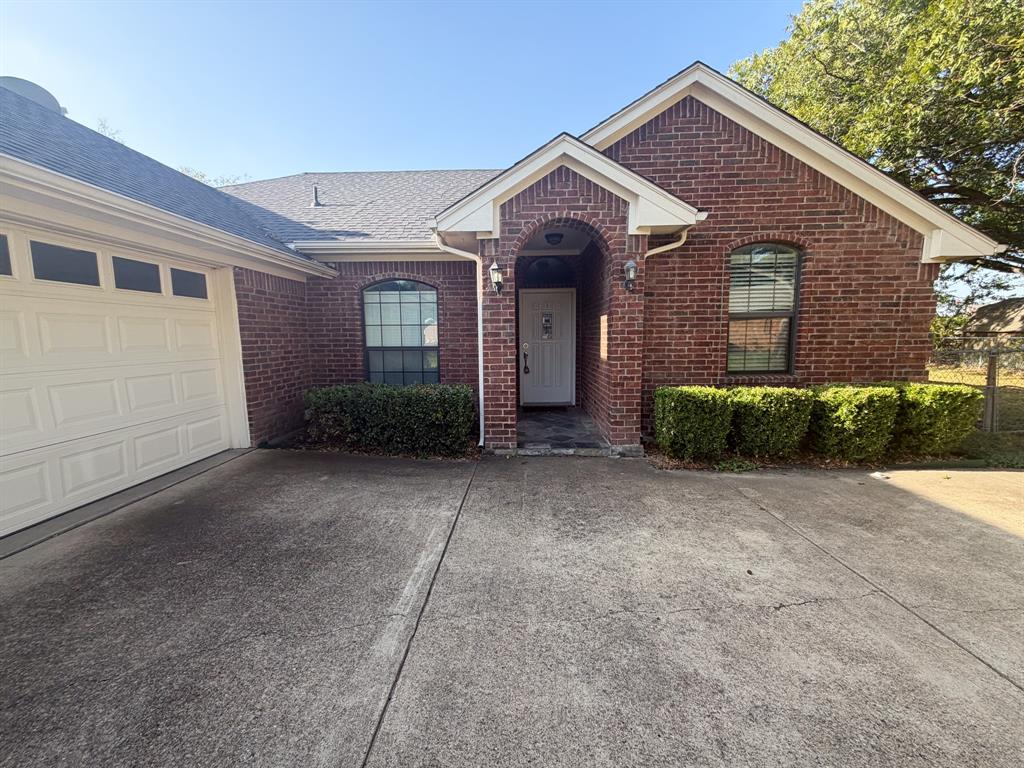163 Highland Drive, Ennis, TX 75119