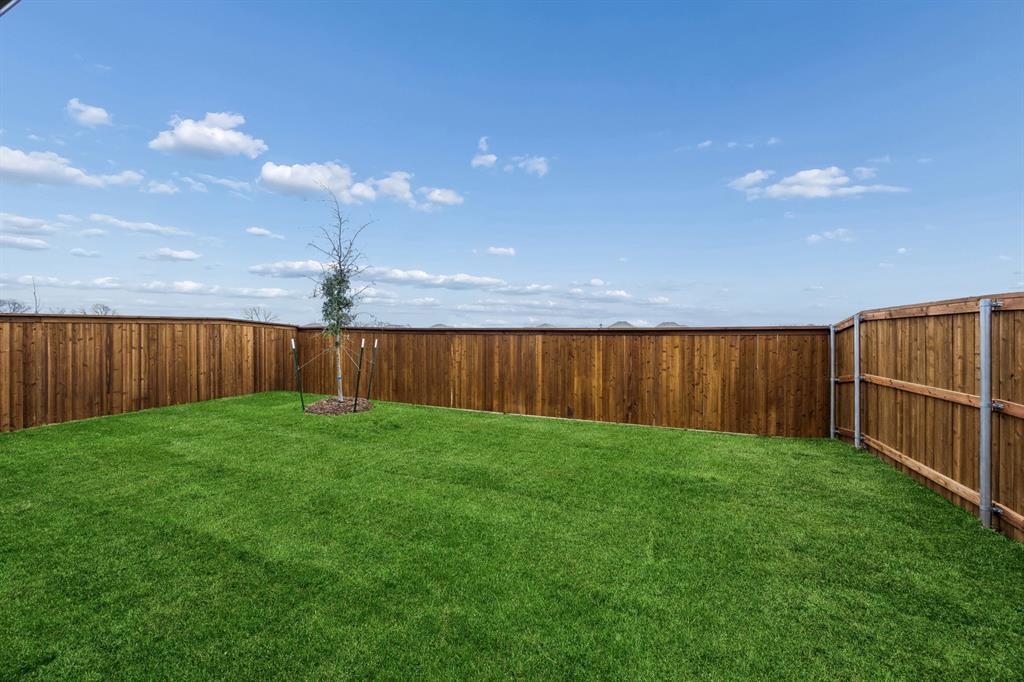 Yard in the Cedar home plan – REPRESENTATIVE PHOTO