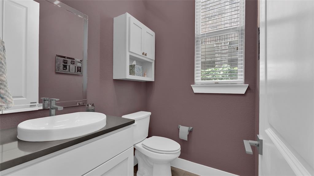 Floor 1: Half Bathroom.