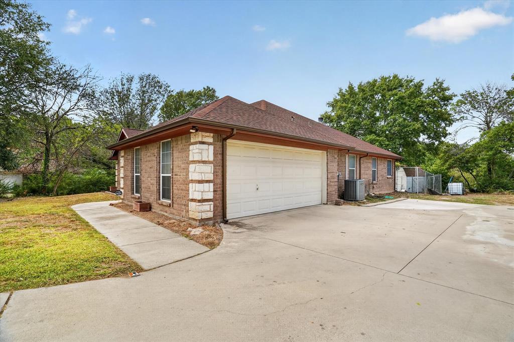 6608 Silver Oak Lane, Fort Worth, TX 76135