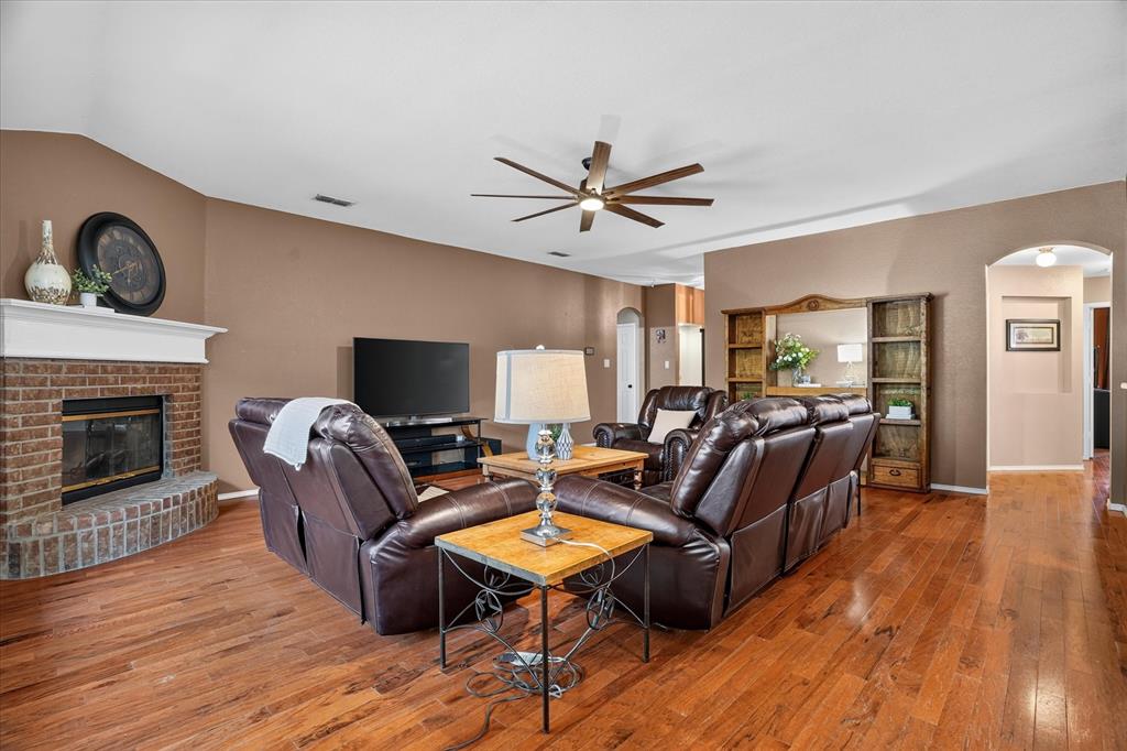 6608 Silver Oak Lane, Fort Worth, TX 76135