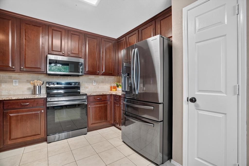 6608 Silver Oak Lane, Fort Worth, TX 76135